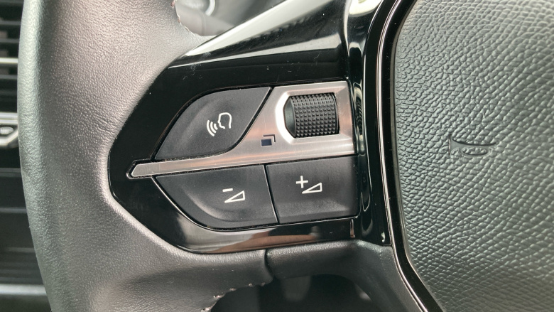 Peugeot 208 1.2 PureTech Active Premium 5dr Petrol Hatchback